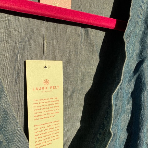 Lori Felt Chambray Top - Picture 3 of 5